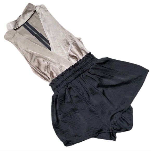 DECKER Tan & Black Halter Style Full Zip Up Romper - Picture 1 of 5